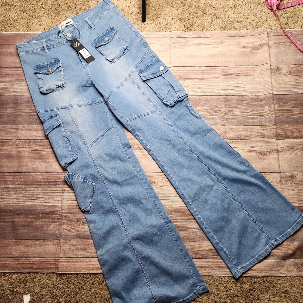 Fashion Nova In Step Flare Stretch Pocket Cargo Jeans - Picture 3 of 9